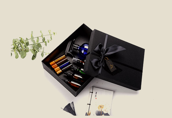 Gift packaging and printing of essential oil bottles